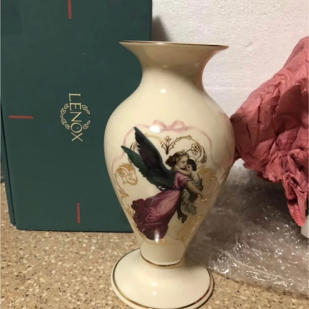 Lenox Angel Porcelain Vase “The Glorious Angel Vase” Vtg. 1997 USA